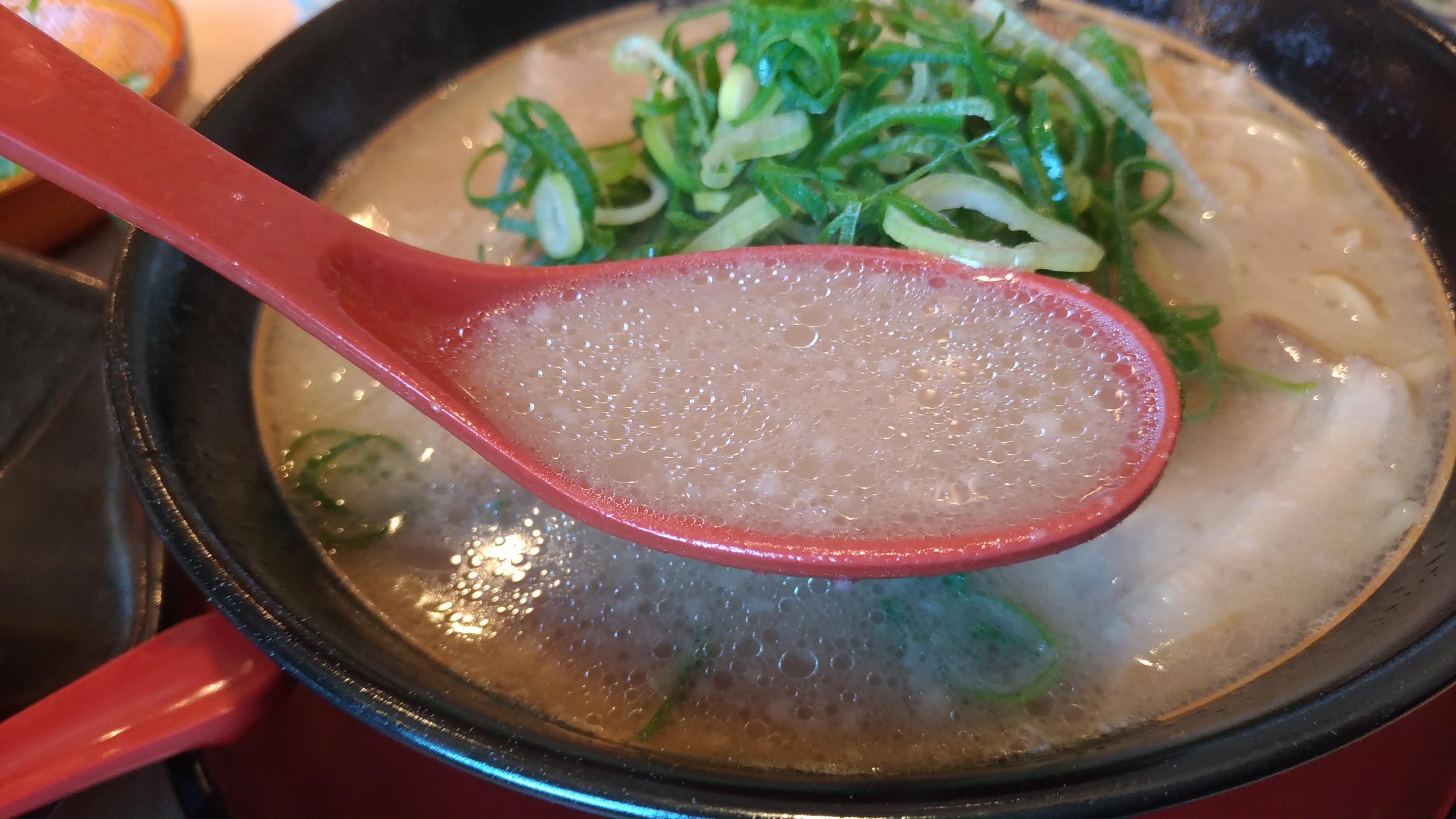 うま屋ラーメンのスープ