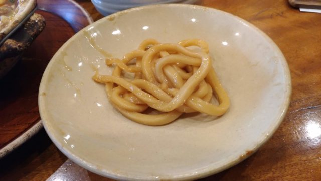 山本屋本店の味噌煮込みうどんの食べ方