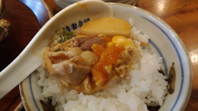 山本屋本店の味噌煮込みうどんの食べ方ご飯