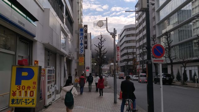 山本屋本店の駐車場