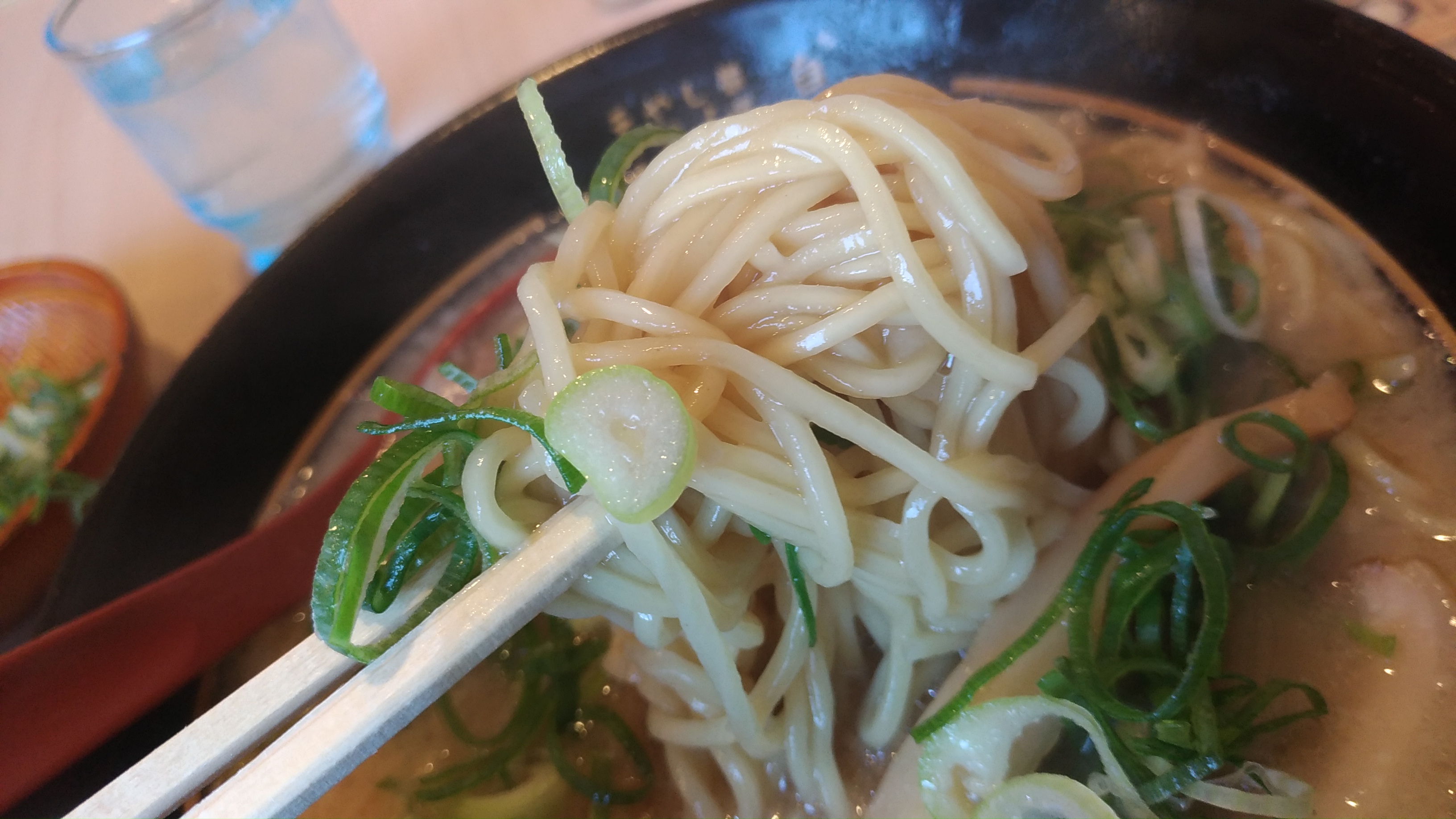 うま屋ラーメンの麺